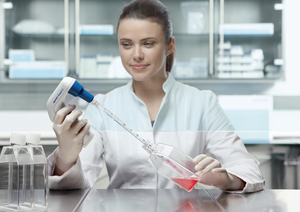 还在为大容量液体移取烦恼吗？ Eppendorf Easypet® 3电动助吸器来助力！